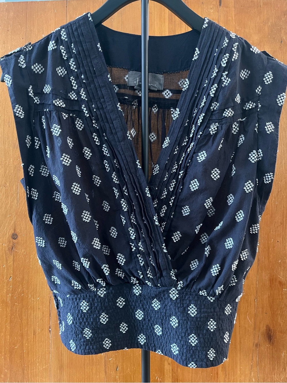 Anthropologie Black And White Cotton Sleeveless V-Neck Blouse With Smocked Hem